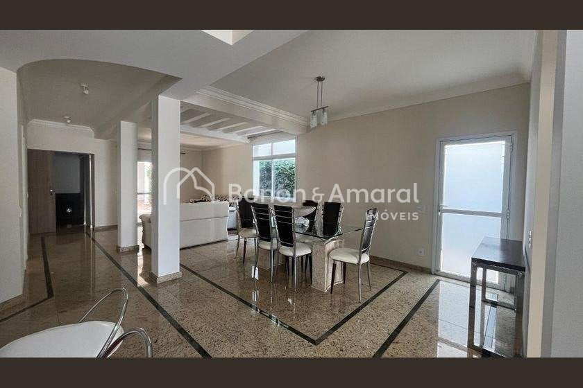 Casa à Venda - Jardim Chapadão em Campinas / SP