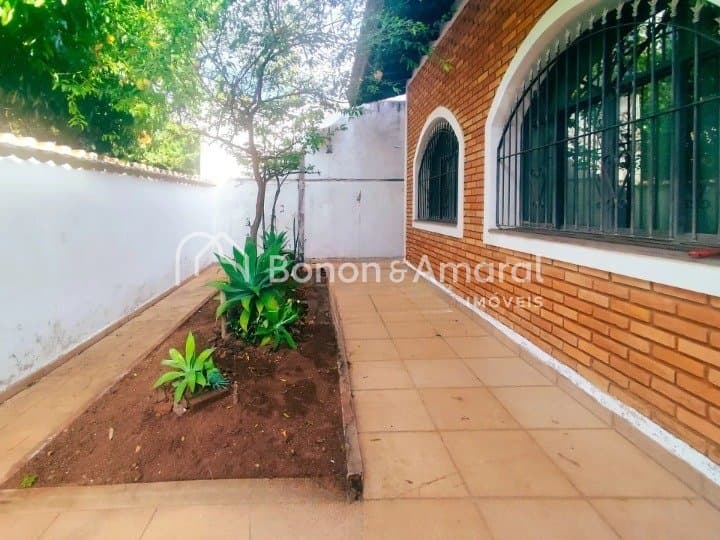 Casa à Venda - Jardim Santa Genebra em Campinas / SP