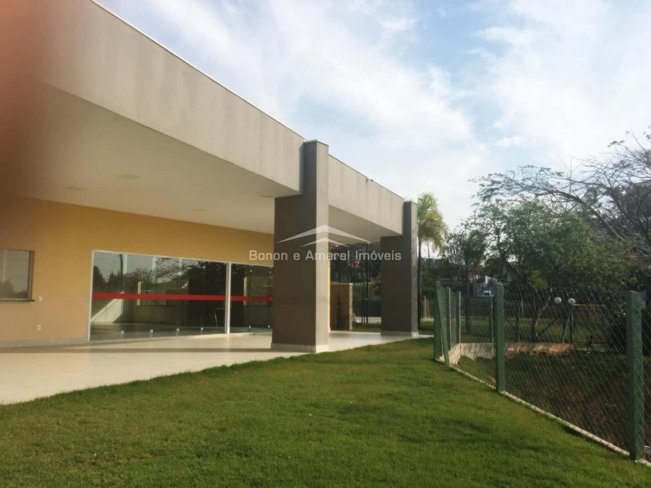 Foto do condomínio Parque Residencial Maison Blanche