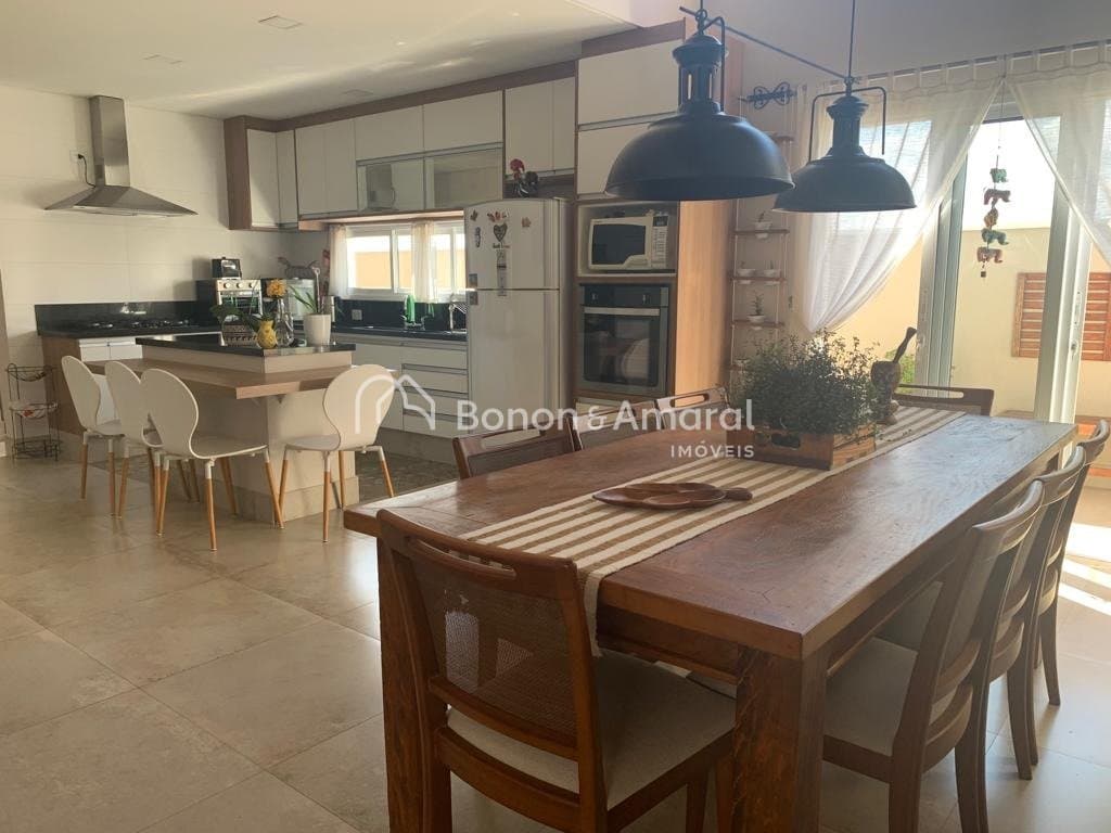 Casa em Condomínio à Venda - Parque Das Quaresmeiras em Campinas / SP