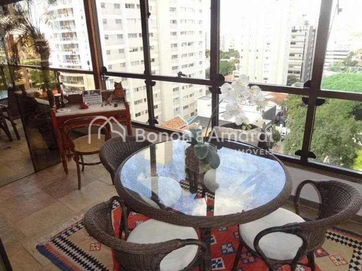 Apartamento à Venda - Cambuí em Campinas / SP