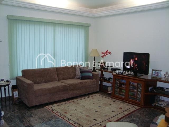 Casa em Condomínio à Venda - Roncáglia em Valinhos / SP
