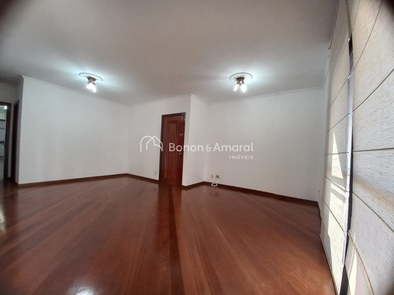 Apartamento à Venda - Cambuí em Campinas / SP