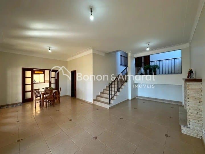 Casa em Condomínio à Venda - Loteamento Caminhos de São Conrado (Sousas) em Campinas / SP