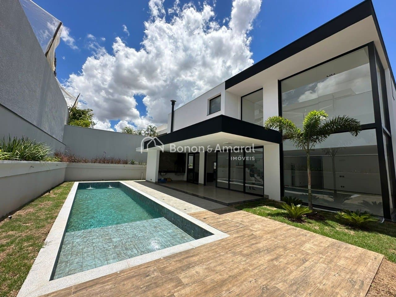 Casa em Condomínio à Venda - Alphaville Dom Pedro 3 em Campinas / SP