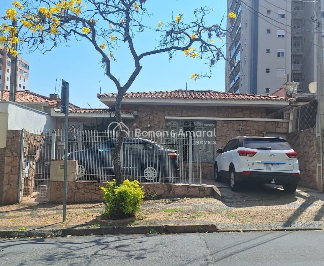 Casa à Venda - Vila Itapura em Campinas / SP