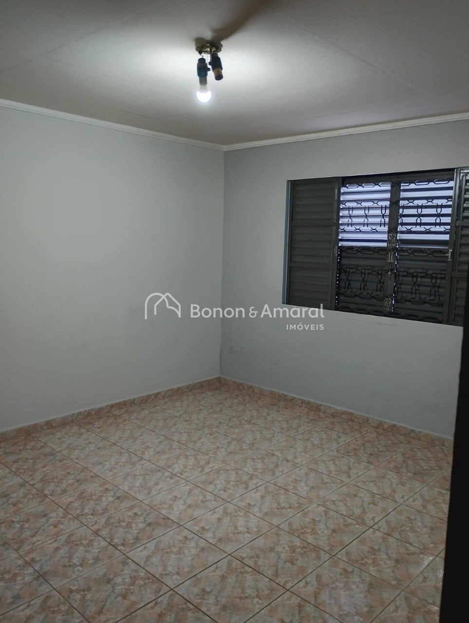 Casa à Venda - Vila São José em Valinhos / SP