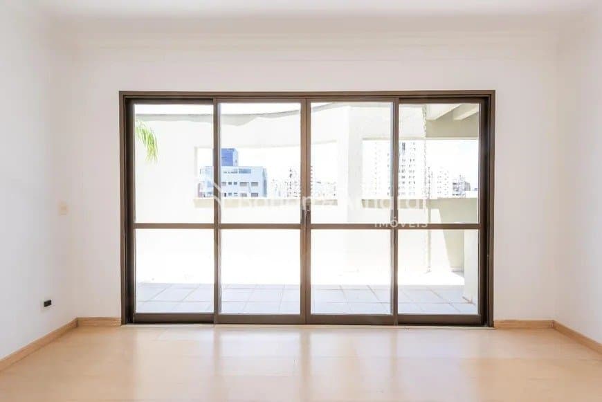 Apartamento à Venda no Cambuí em Campinas / SP